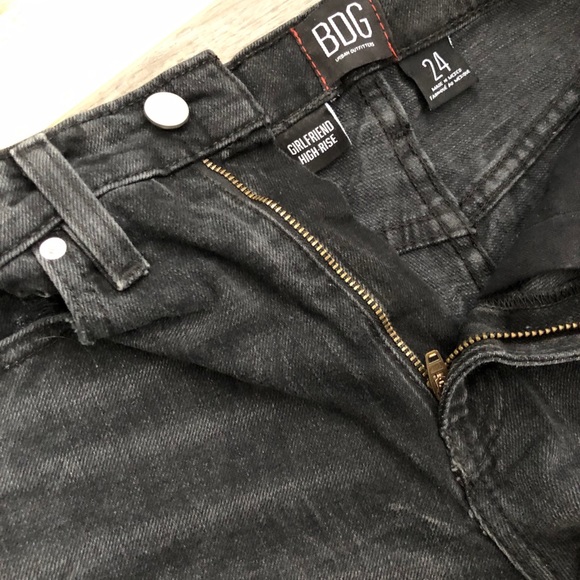 BDG GIRLFRIEND HIGH RISE SHORTS - Picture 2 of 3